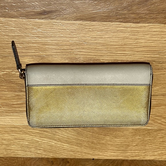 Marc by Marc Jacobs Zip Around Wallet - Picture 2 of 5